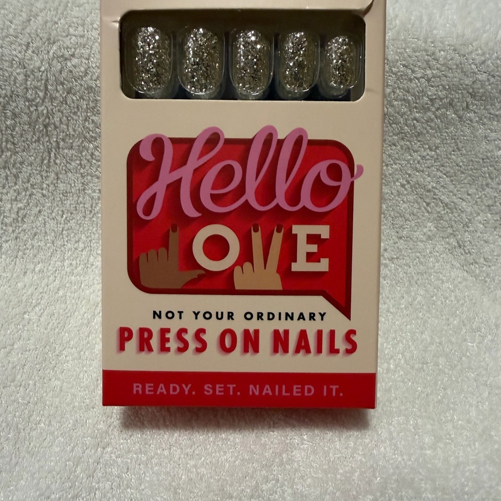 Hello Love Return Of The King Short Press-On Nails